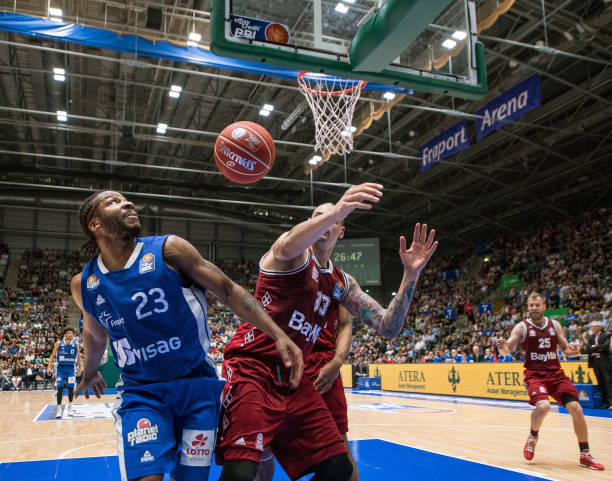 束的男篮世 束的男篮世